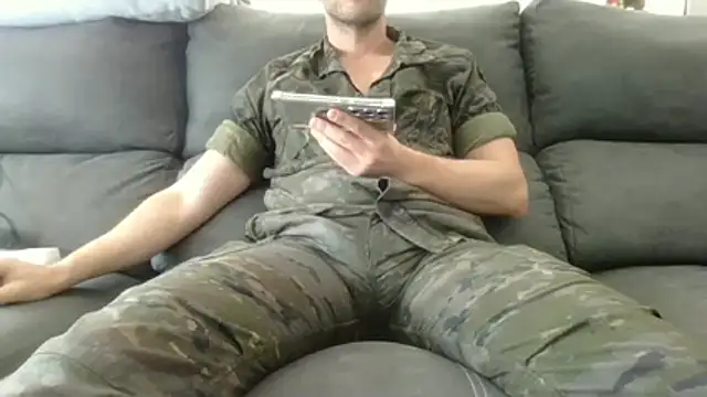 militar_guapo webcam