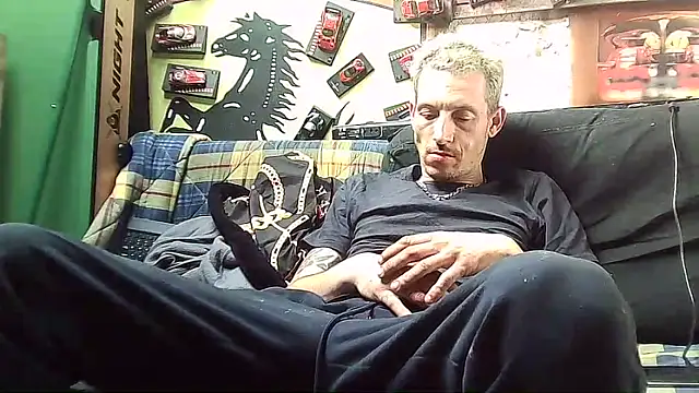 ILOVEhairywoman webcam