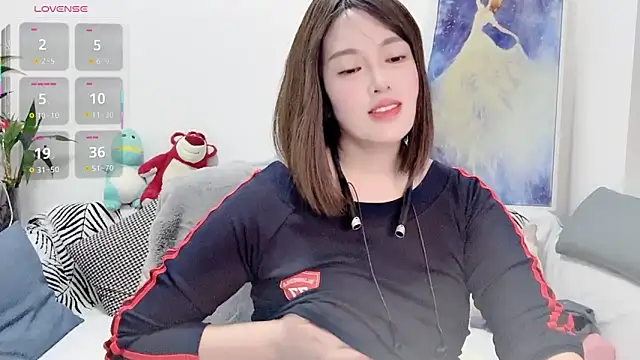 10ve1y (F milf) - 女孩有点脾气怎么了晚上关灯了还不是你最厉害（乳胶1分钟)