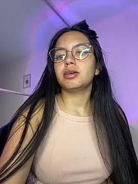 Webcam Model (Rosita_forever_)  is live.Free join now!