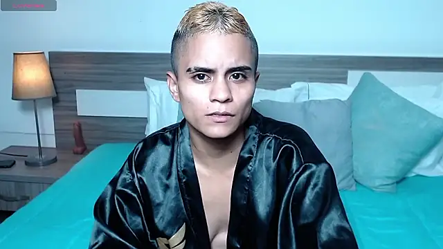 Liiamthompson webcam