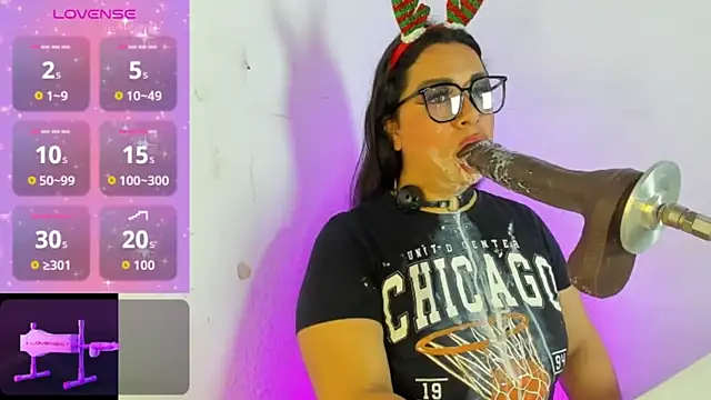 Alanna-sloppy webcam