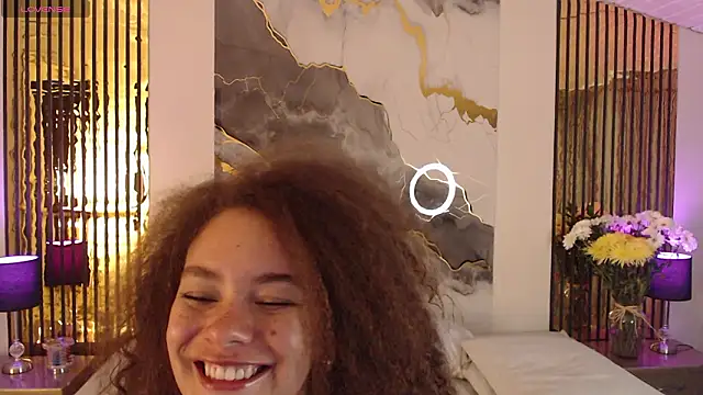 MiticaBrennet_ webcam