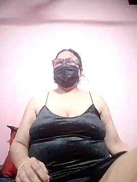 Webcam Model (thehotlady)  is live.Free join now!