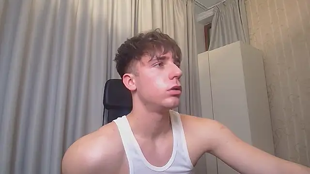 kellenwest (M twink) - naked flex show