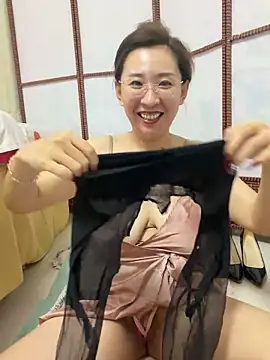 Jingjingxiang-520 – webcam model profile photo