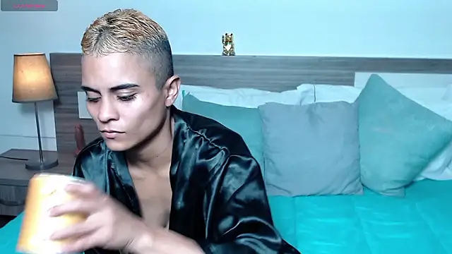 Liiamthompson webcam