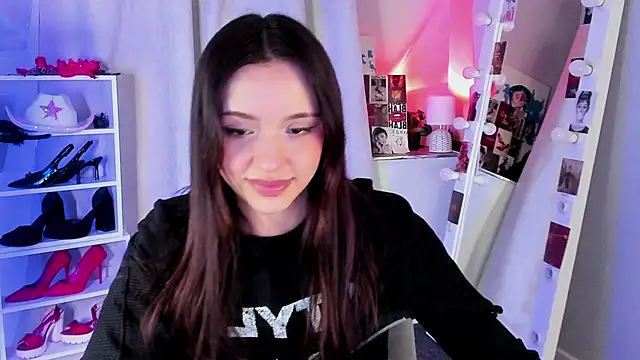 Sahara_Shields webcam