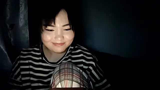 MollyAsian webcam