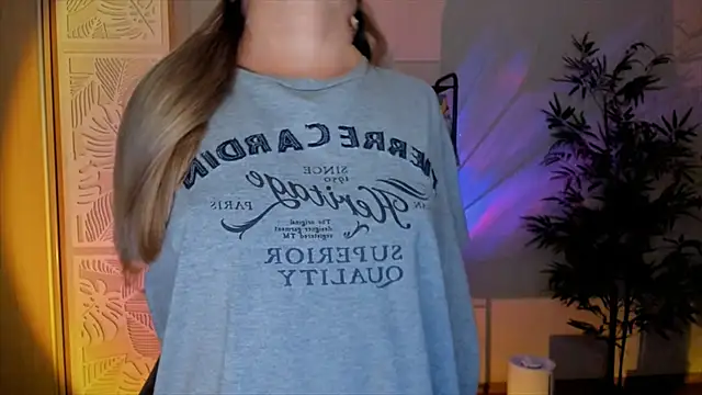 RebeccaMartinez webcam