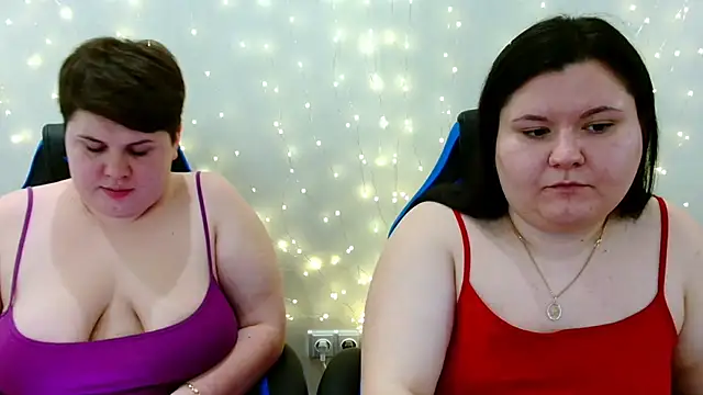 BeckyAndHellen webcam