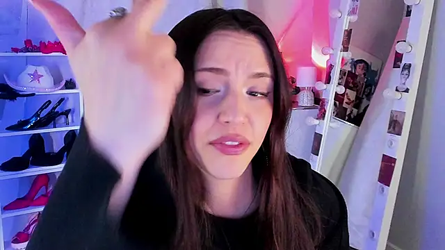 Sahara_Shields webcam