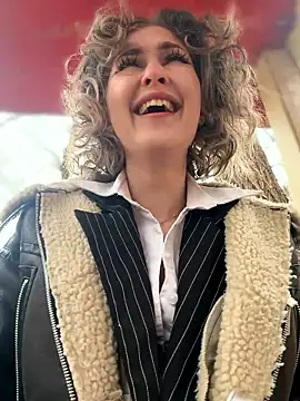 Webcam Model (KellyKeler)  is live.Free join now!