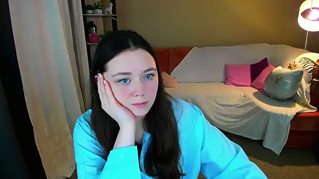 AlluringLookk webcam