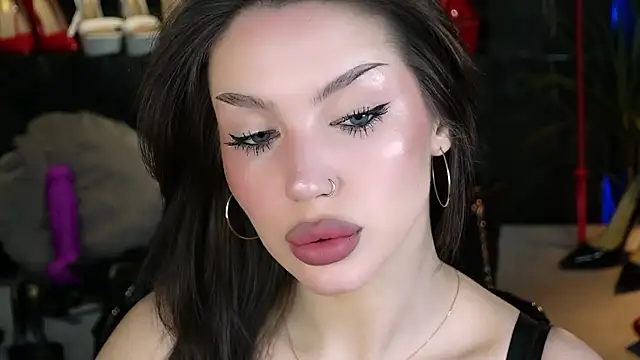 MistressDarsy webcam