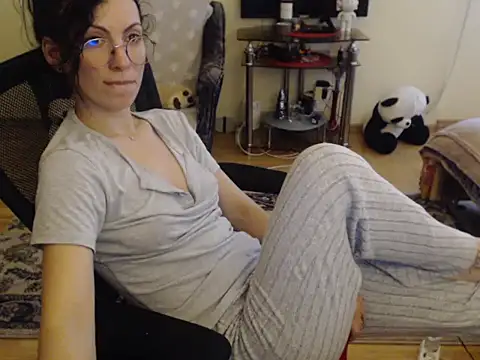 emmatoo - Emmatoo's free webcam - UK Sex Cams