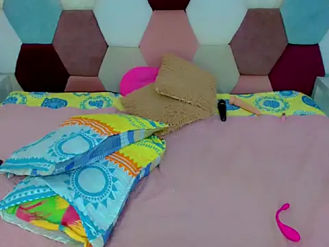 sabriana_smith1 - Sabriana_smith1's free webcam - UK Sex Cams