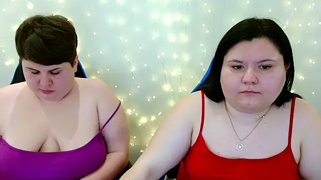BeckyAndHellen webcam