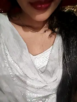 Webcam Model (Eshwari_Chopra)  is live.Free join now!