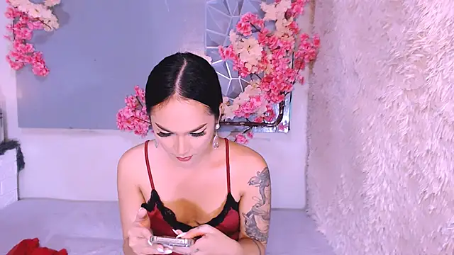 Oriental_Tiara webcam