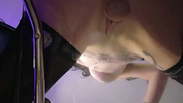 midnightrose11 - Midnightrose11's free webcam - UK Sex Cams