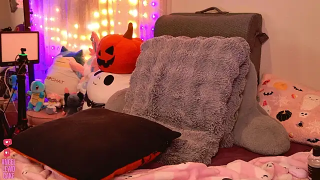 angel-lewd-cake - Angel-Lewd-Cake's free webcam