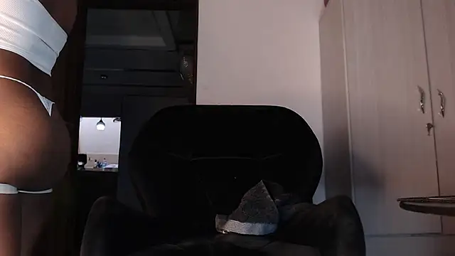 mistressbigcock777 webcam