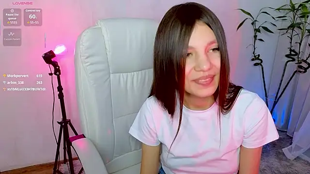 Little__Lunaa webcam