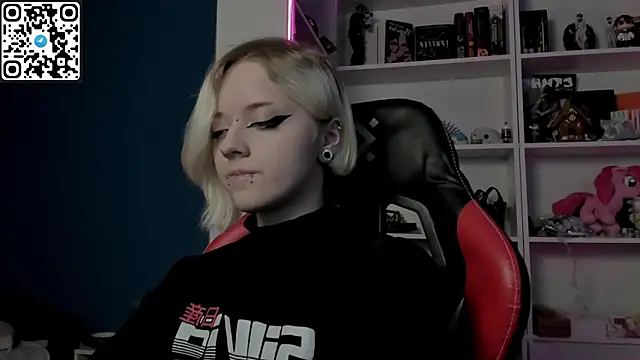 Holy_Mistress_S webcam