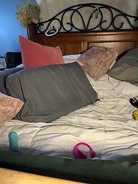 Webcam Model (queenkelly1234)  is live.Free join now!