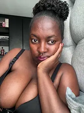 Webcam Model (prettiepearl)  is live.Free join now!