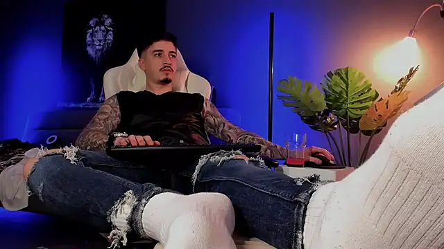 uptomatty (M young) - START THE PARTY #findom #master #leather