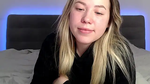 Embersweetbunny webcam