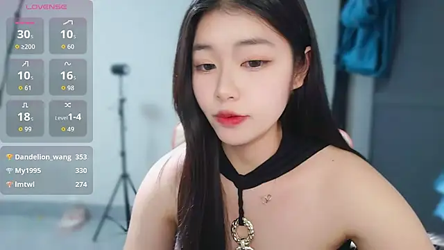 美女-yaya-777在线直播