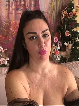 Webcam Model (Blanche-neige1)  is live.Free join now!