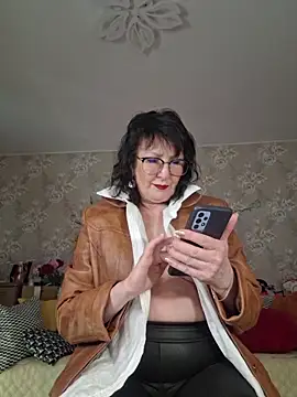 Webcam Model (LaliaMia)  is live.Free join now!