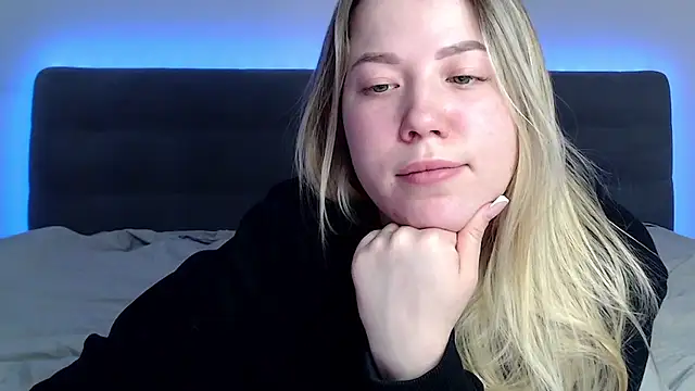 Embersweetbunny webcam