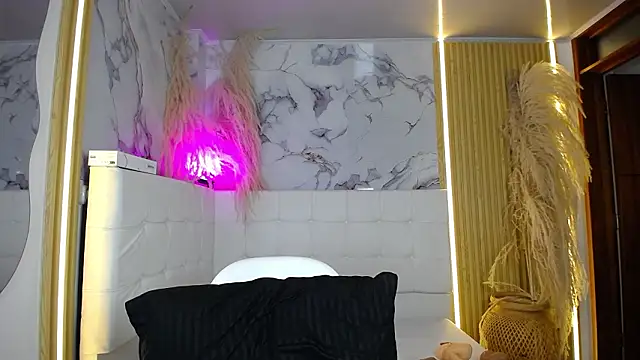 Bruja__Scarlata webcam