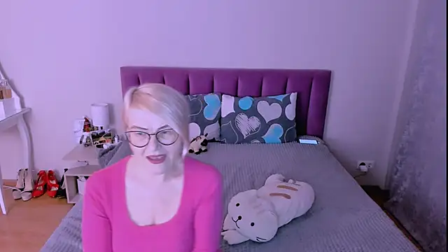 sabrinamacmarren webcam