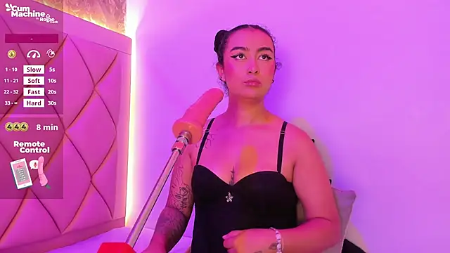 AntonellaQueenn webcam