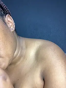 MeekyCurvyAss webcam