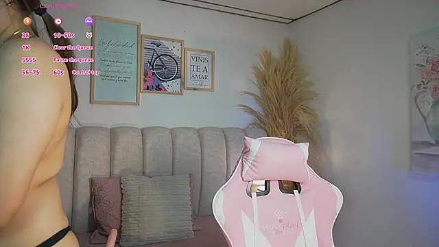 AlinnaJohnson webcam