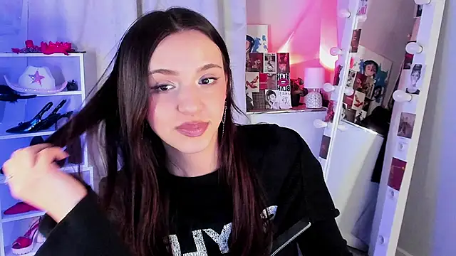 Sahara_Shields webcam