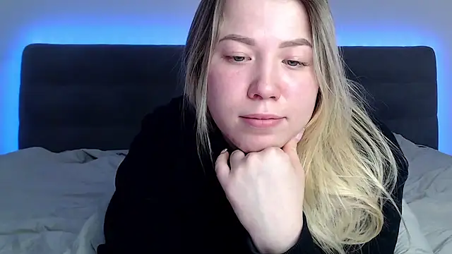 Embersweetbunny webcam