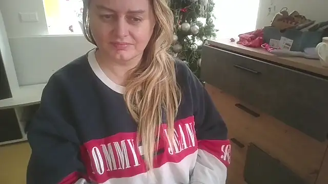 meliss_official9 (F milf) - boobs