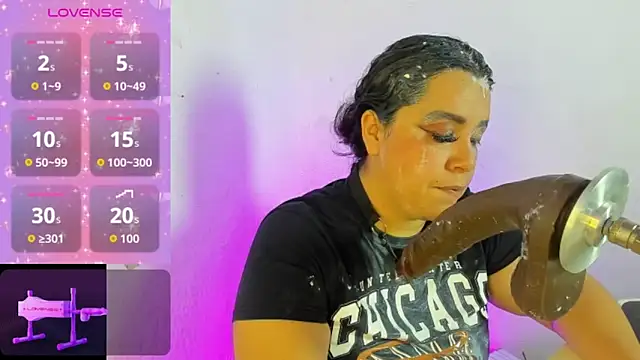 Alanna-sloppy webcam