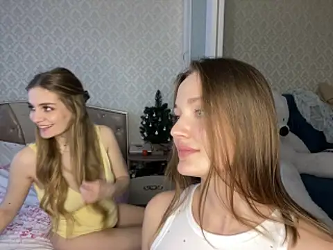 twoflowersshy webcam