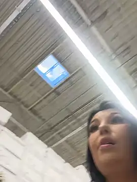 tisha_busty (F milf) - make my pussy so wet near people in mall