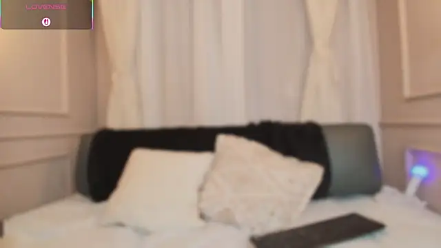 luna_velvett_ webcam