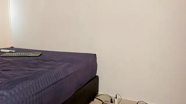 AllisonRoberts_ webcam